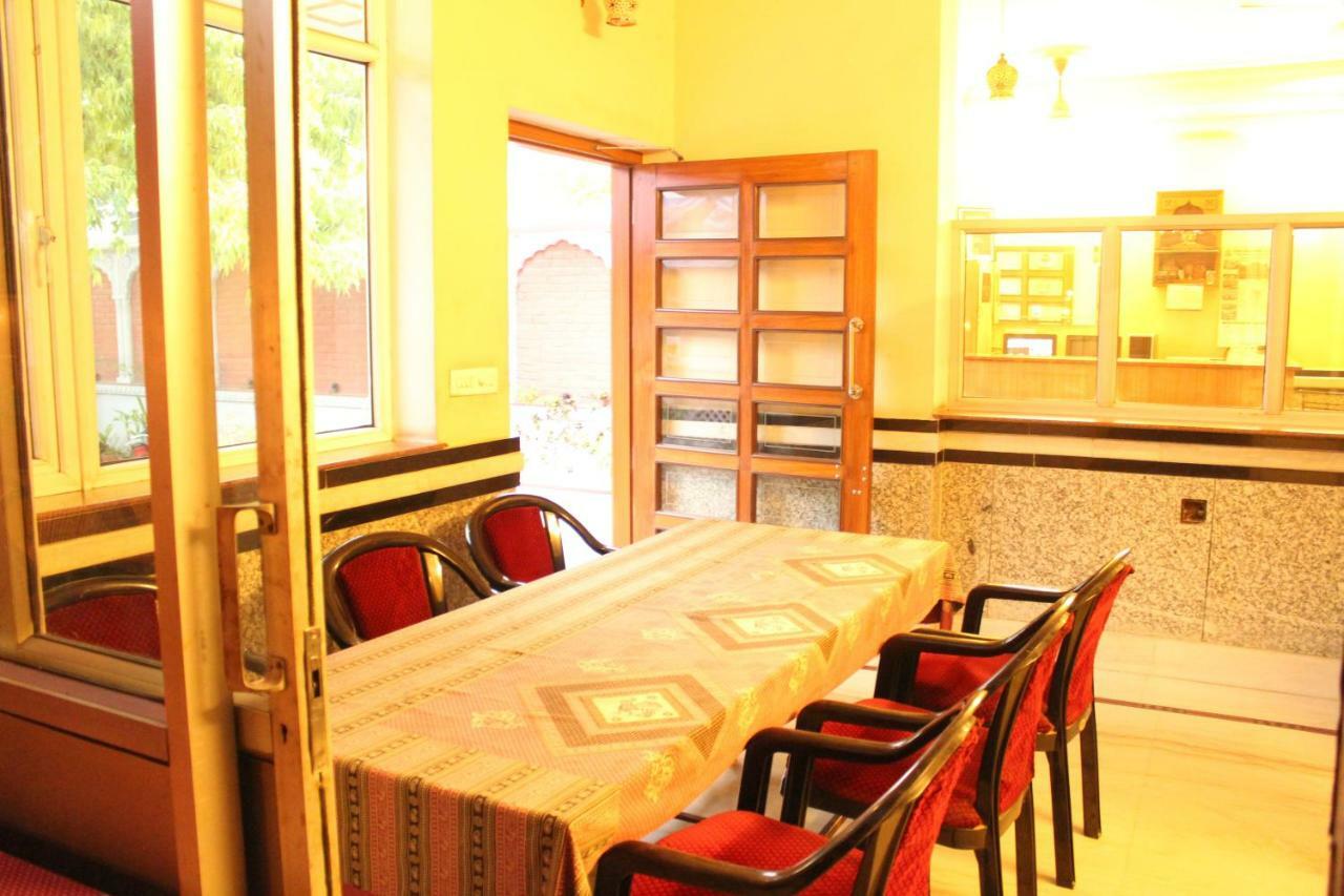 Chit Chat Guest House Dźajpur Zewnętrze zdjęcie